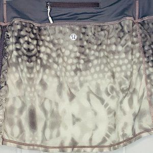 Lululemon Unique Ruffle Wrap Gray Cream skort 8